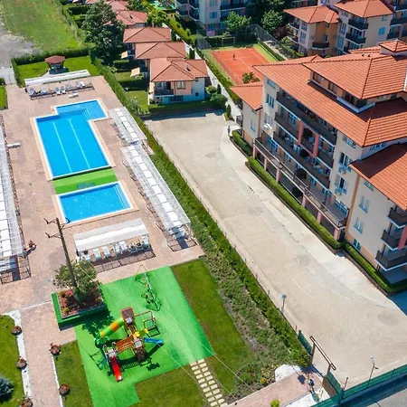 апарткомплекс шато Апартамент *