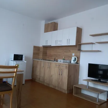 Apartcomplex Chateau Апартаменты