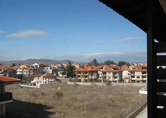 Apartcomplex Chateau アパート *